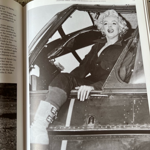 Marilyn Monroe Book - Picture 6 of 16